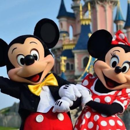 Studio Proche Disney Et Paris Noisy-le-Grand Luaran gambar